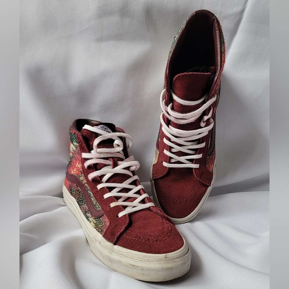 Vans / Vans Shoes / Vans High Tops / Burgundy / Women’s Shoes